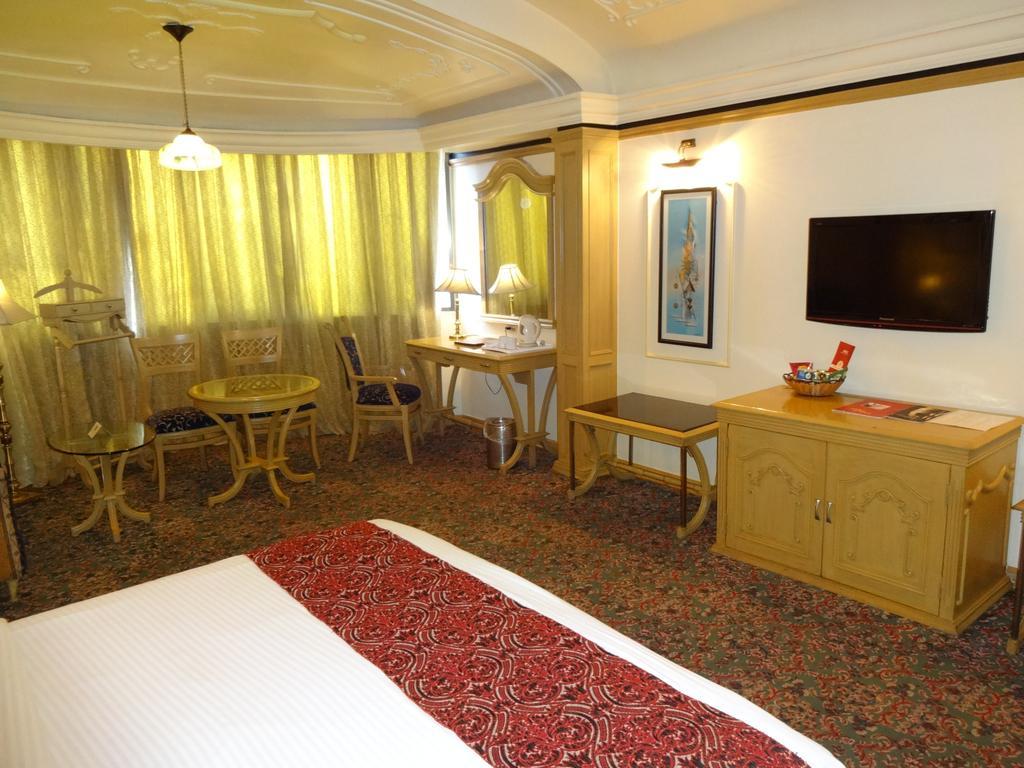 Hotel Babylon International Rāipur Eksteriør bilde