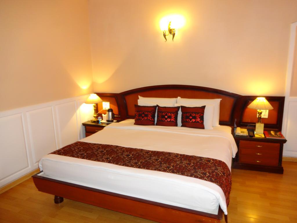 Hotel Babylon International Rāipur Eksteriør bilde