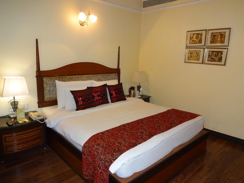Hotel Babylon International Rāipur Rom bilde