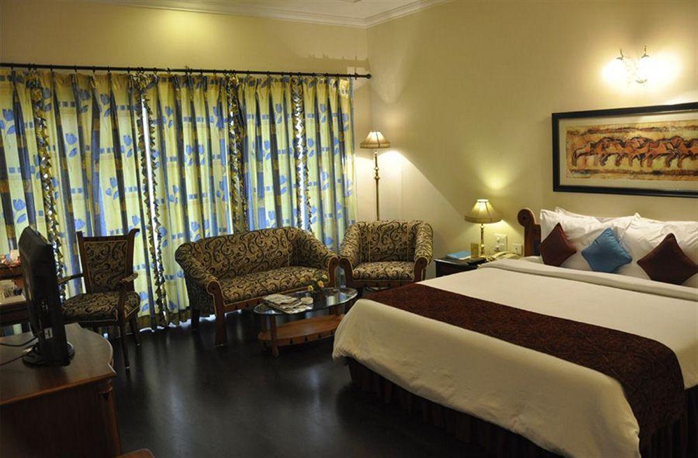 Hotel Babylon International Rāipur Eksteriør bilde